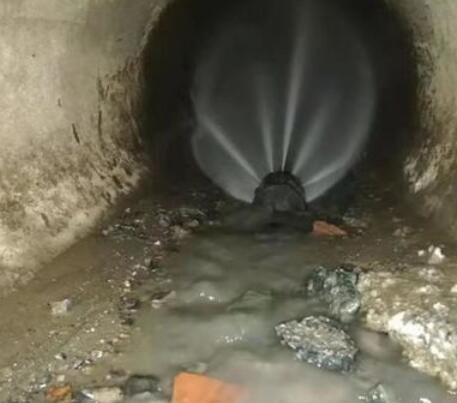 抱由镇市政管道清淤